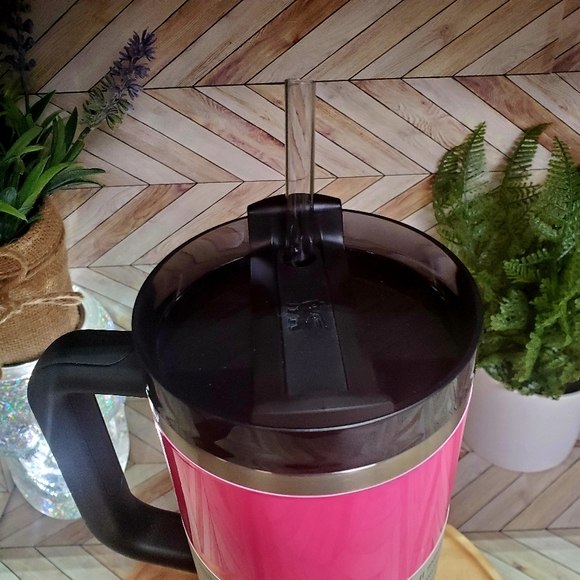 Electric Pink Neon Stanley 40 oz.  Quencher Tumbler NEW 🖤💕 - Picture 8 of 11